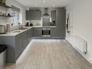 Photo 16- click for photo gallery